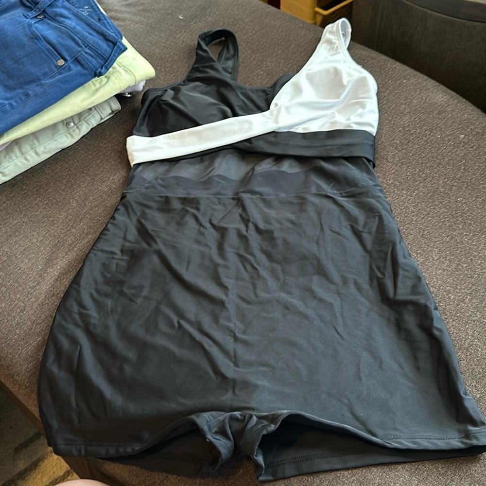 Black white size L bathing suit one piece short